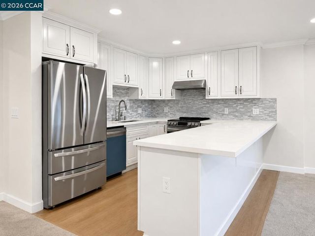 1208 Skycrest Drive 5, Walnut Creek, CA 94595
