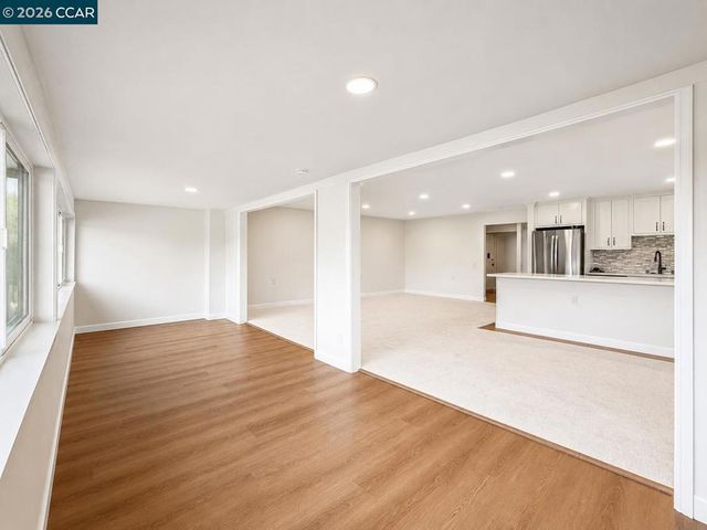 1208 Skycrest Drive 5, Walnut Creek, CA 94595