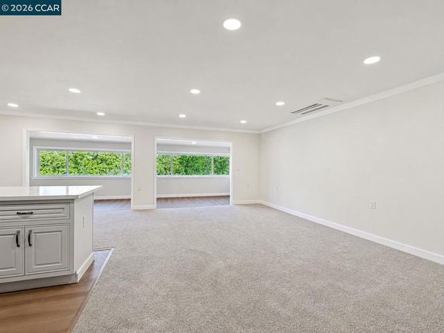 1208 Skycrest Drive 5, Walnut Creek, CA 94595