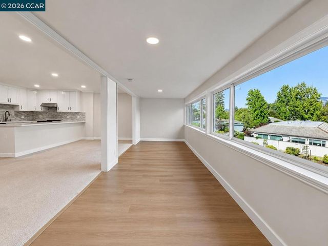 1208 Skycrest Drive 5, Walnut Creek, CA 94595