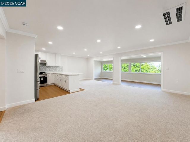 1208 Skycrest Drive 5, Walnut Creek, CA 94595