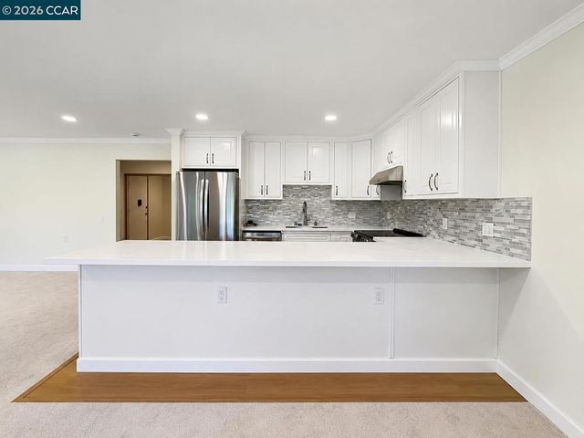 1208 Skycrest Drive 5, Walnut Creek, CA 94595