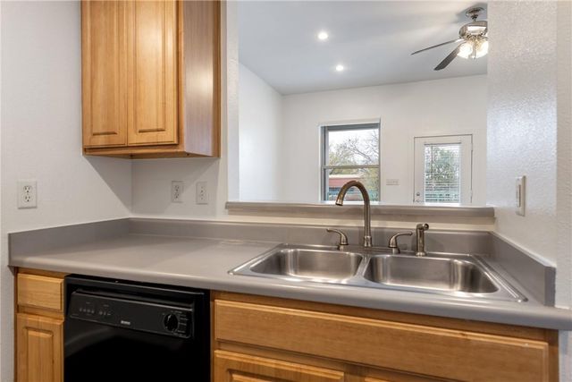 2601 E 7th ST 201, Austin, TX 78702