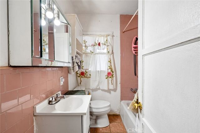 214 E Tichenor, Compton, CA 90220