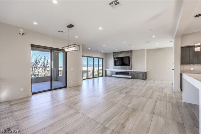 422 Tranquil Peak Court, Henderson, NV 89012