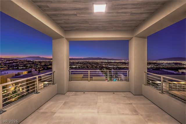 422 Tranquil Peak Court, Henderson, NV 89012