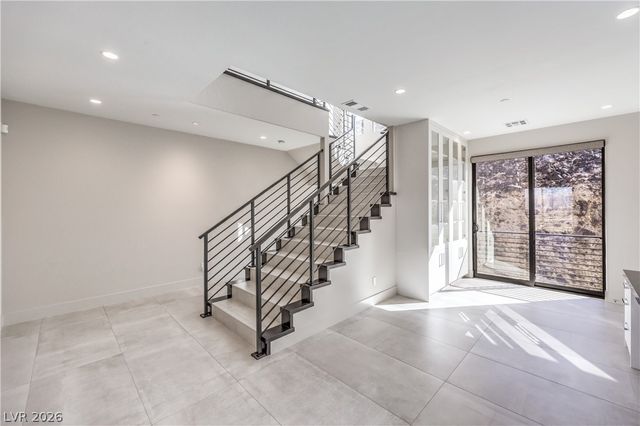 422 Tranquil Peak Court, Henderson, NV 89012