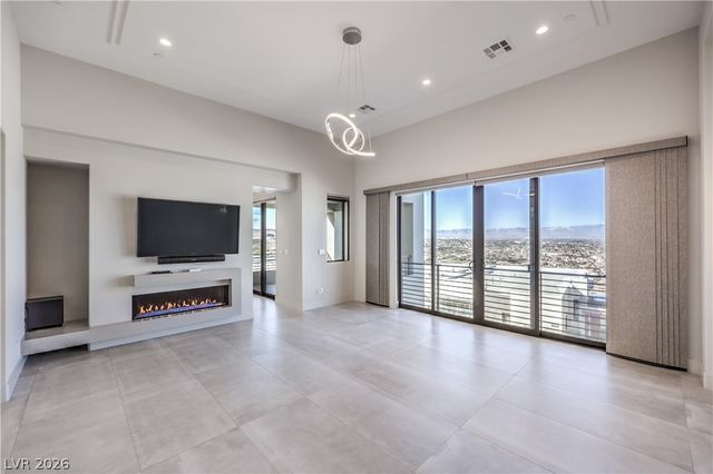 422 Tranquil Peak Court, Henderson, NV 89012