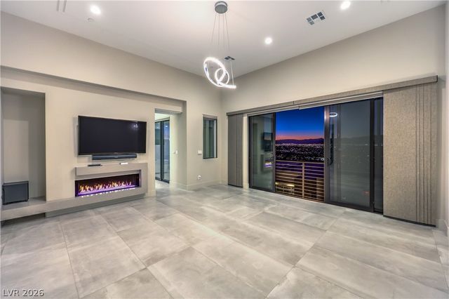 422 Tranquil Peak Court, Henderson, NV 89012