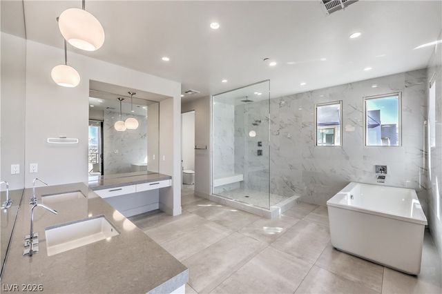 422 Tranquil Peak Court, Henderson, NV 89012