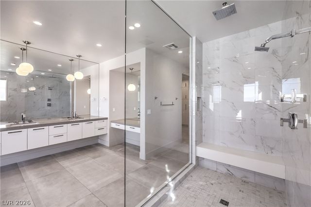 422 Tranquil Peak Court, Henderson, NV 89012