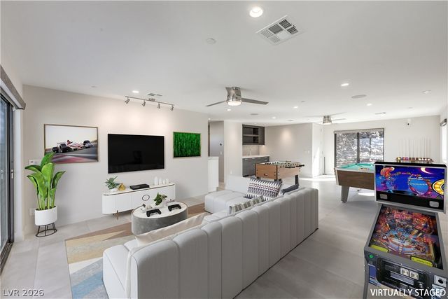 422 Tranquil Peak Court, Henderson, NV 89012