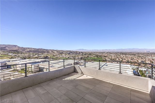 422 Tranquil Peak Court, Henderson, NV 89012
