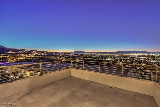 422 Tranquil Peak Court, Henderson, NV 89012