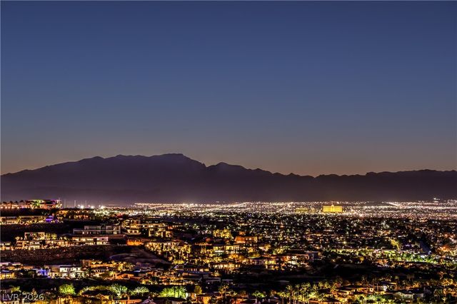 422 Tranquil Peak Court, Henderson, NV 89012