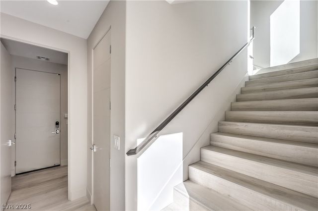 422 Tranquil Peak Court, Henderson, NV 89012