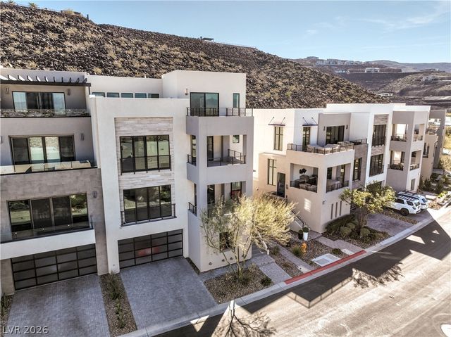 422 Tranquil Peak Court, Henderson, NV 89012