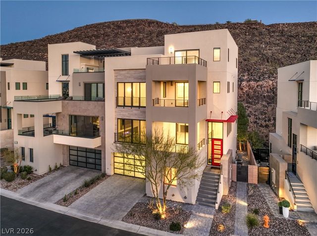 422 Tranquil Peak Court, Henderson, NV 89012