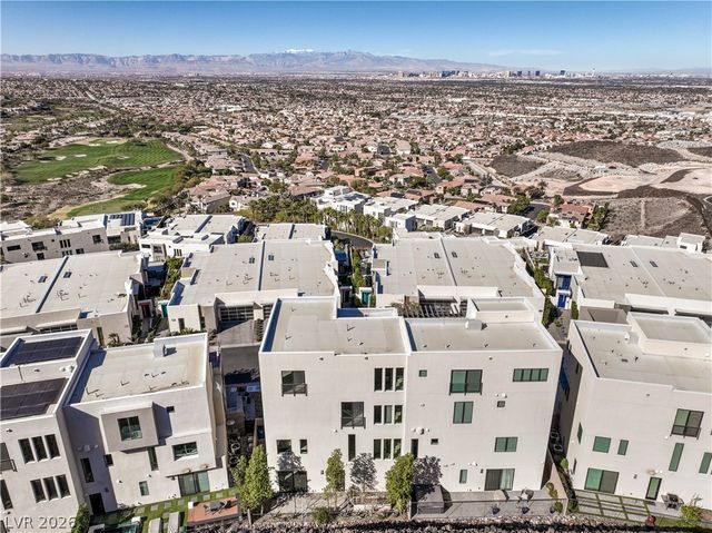 422 Tranquil Peak Court, Henderson, NV 89012