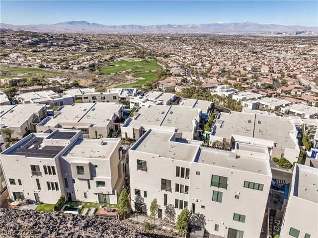 422 Tranquil Peak Court, Henderson, NV 89012