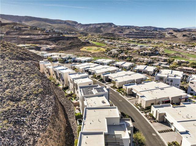 422 Tranquil Peak Court, Henderson, NV 89012