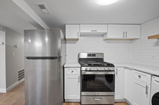 3751 N Clifton Avenue CH-1, Chicago, IL 60613