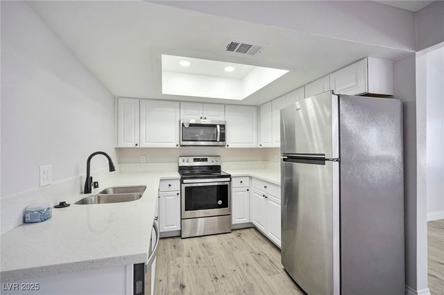 1701 East Katie Avenue 10, Las Vegas, NV 89119