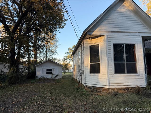 921 E Church Street, Wagoner, OK 74467