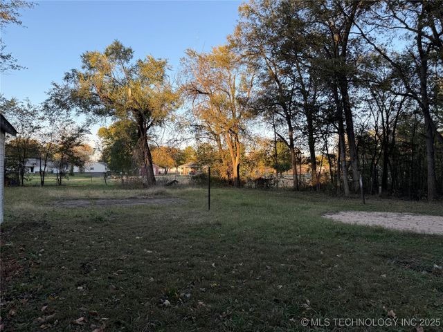 921 E Church Street, Wagoner, OK 74467