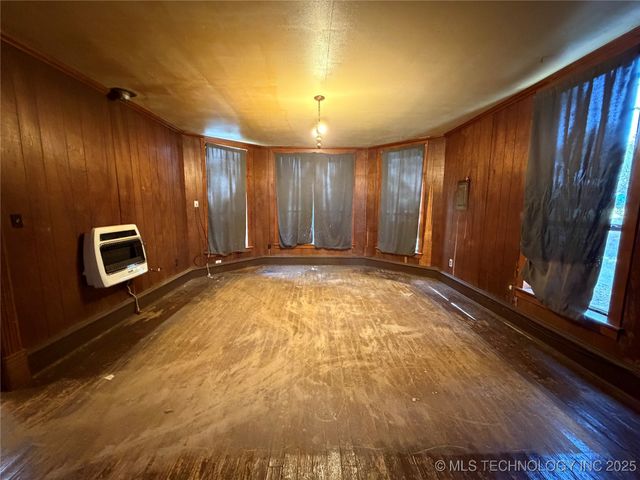 921 E Church Street, Wagoner, OK 74467