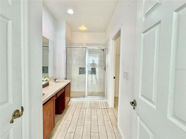 3001 LAUREL PARK LN 102, Kissimmee, FL 34741