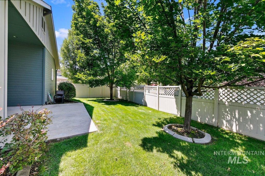 1528 W Arch Rock Street, Meridian, ID 83646 photo 3