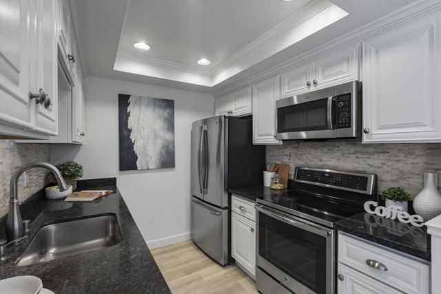 29 Cove Lane, Redwood Shores, CA 94065