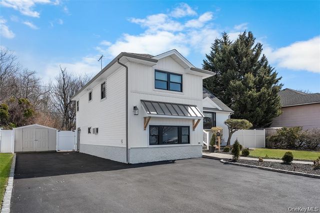 53 Elizabeth Drive, Bethpage, NY 11714