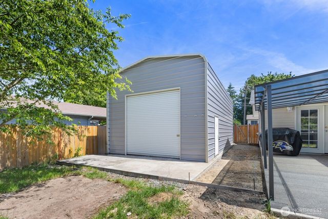 2406 64th Avenue NE, Tacoma, WA 98422