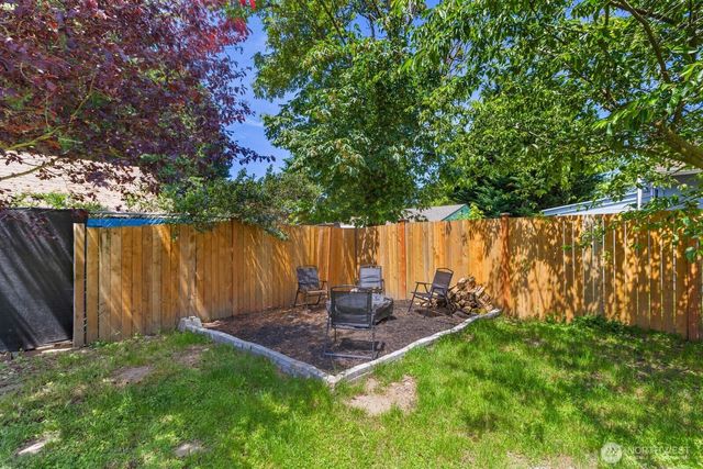 2406 64th Avenue NE, Tacoma, WA 98422