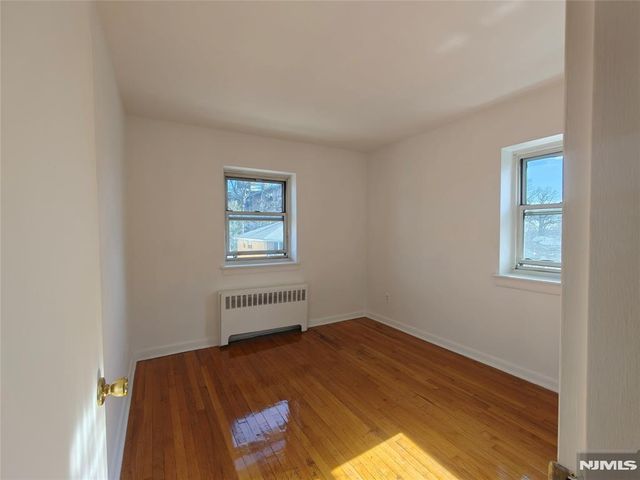 2430 8th Street 6D, Fort Lee, NJ 07024