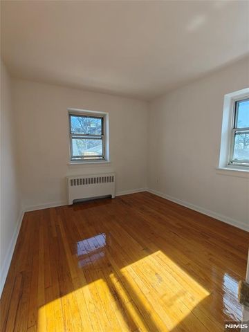 2430 8th Street 6D, Fort Lee, NJ 07024