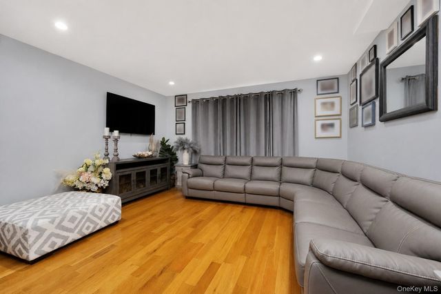 164-15 104th Road, Jamaica, NY 11433