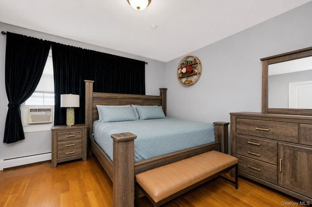 164-15 104th Road, Jamaica, NY 11433