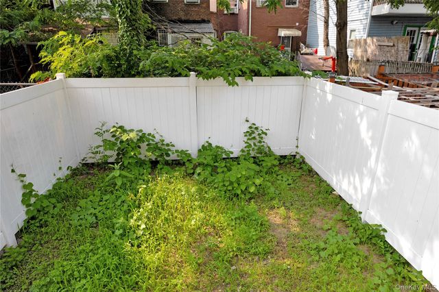 164-15 104th Road, Jamaica, NY 11433