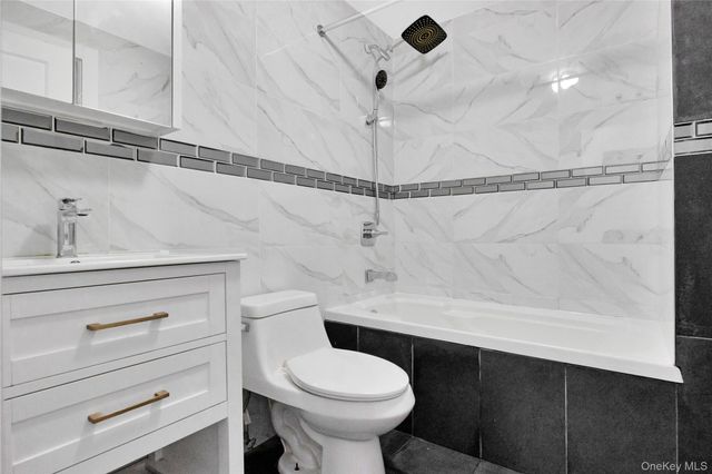 164-15 104th Road, Jamaica, NY 11433