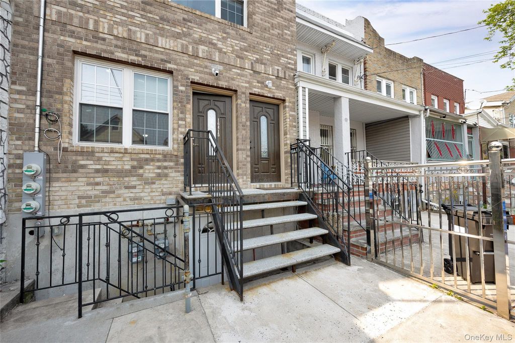 164-15 104th Road, Jamaica, NY 11433