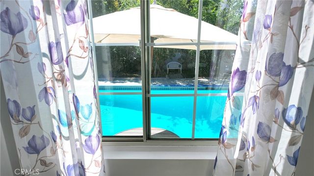 18114 Schoenborn, Northridge, CA 91325