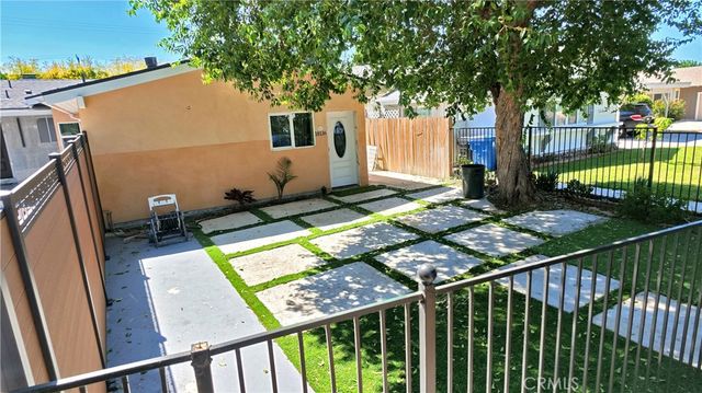 18114 Schoenborn, Northridge, CA 91325