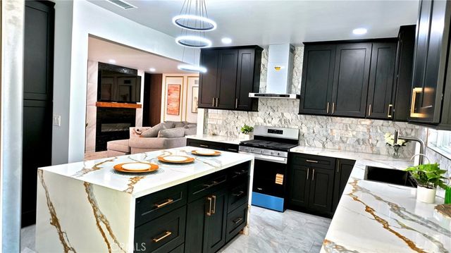 18114 Schoenborn, Northridge, CA 91325