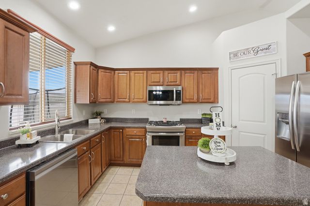 5743 W LUGANO DR, West Jordan, UT 84081