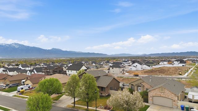 5743 W LUGANO DR, West Jordan, UT 84081