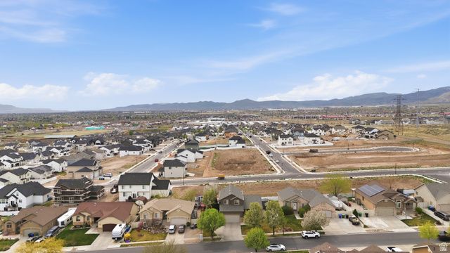 5743 W LUGANO DR, West Jordan, UT 84081