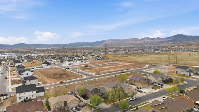 5743 W LUGANO DR, West Jordan, UT 84081